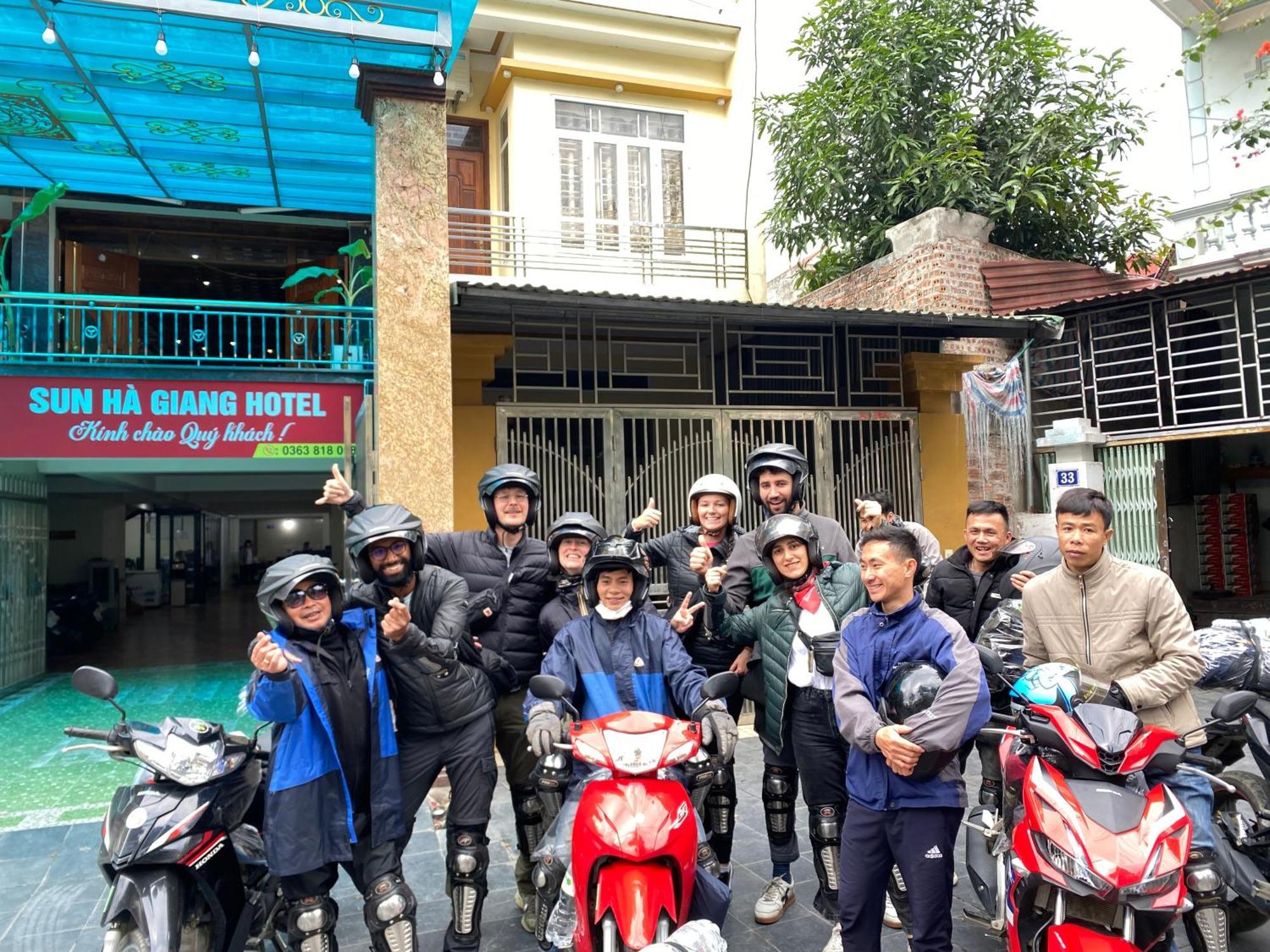 Sun Ha Giang Hotel-Tours-Motorbike Rental Екстер'єр фото